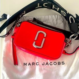 Marc Jacob’s Snapshot bag// Worn 2TIMES ONLY!!!